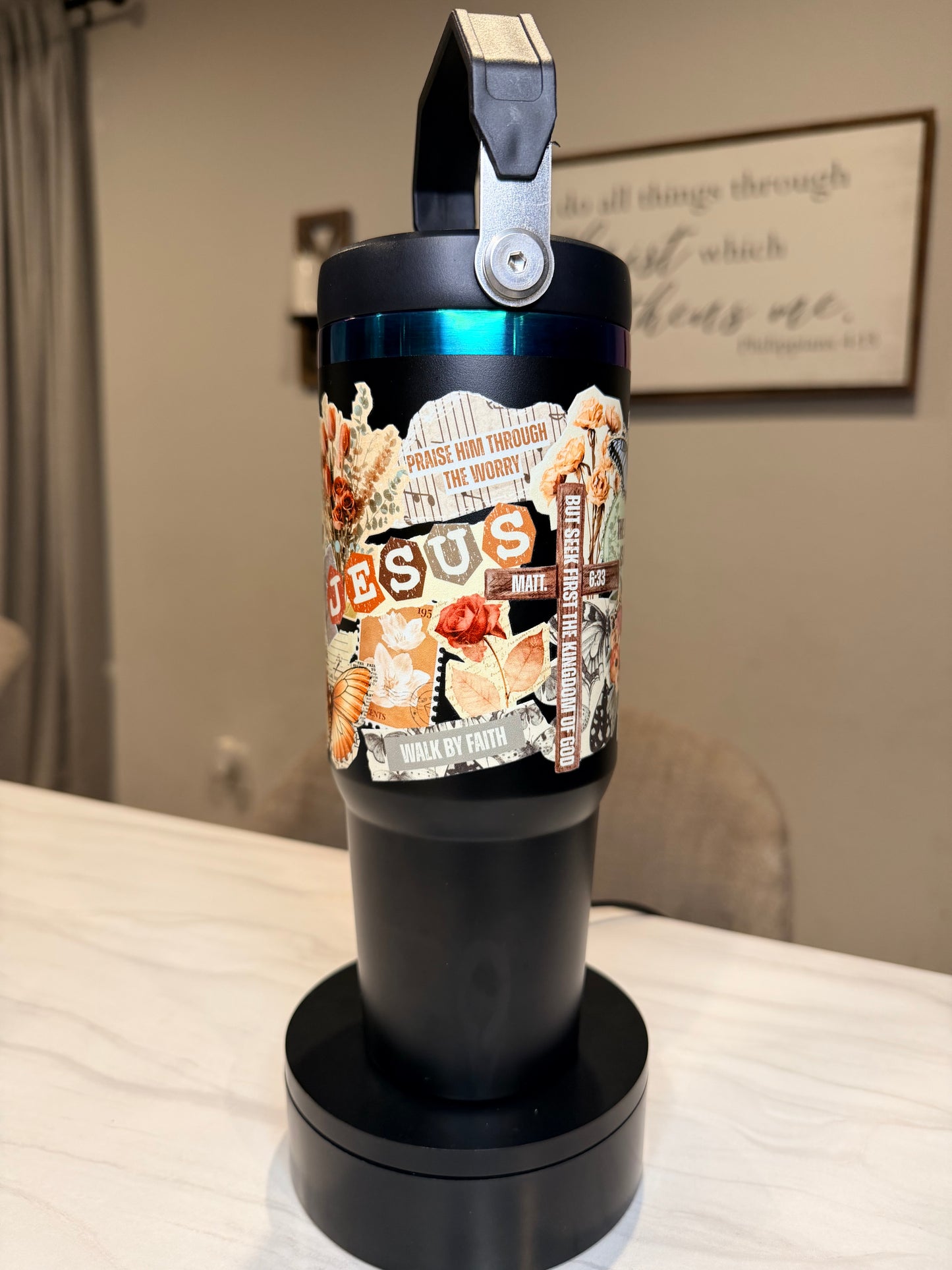 30oz Flip Straw Tumbler
